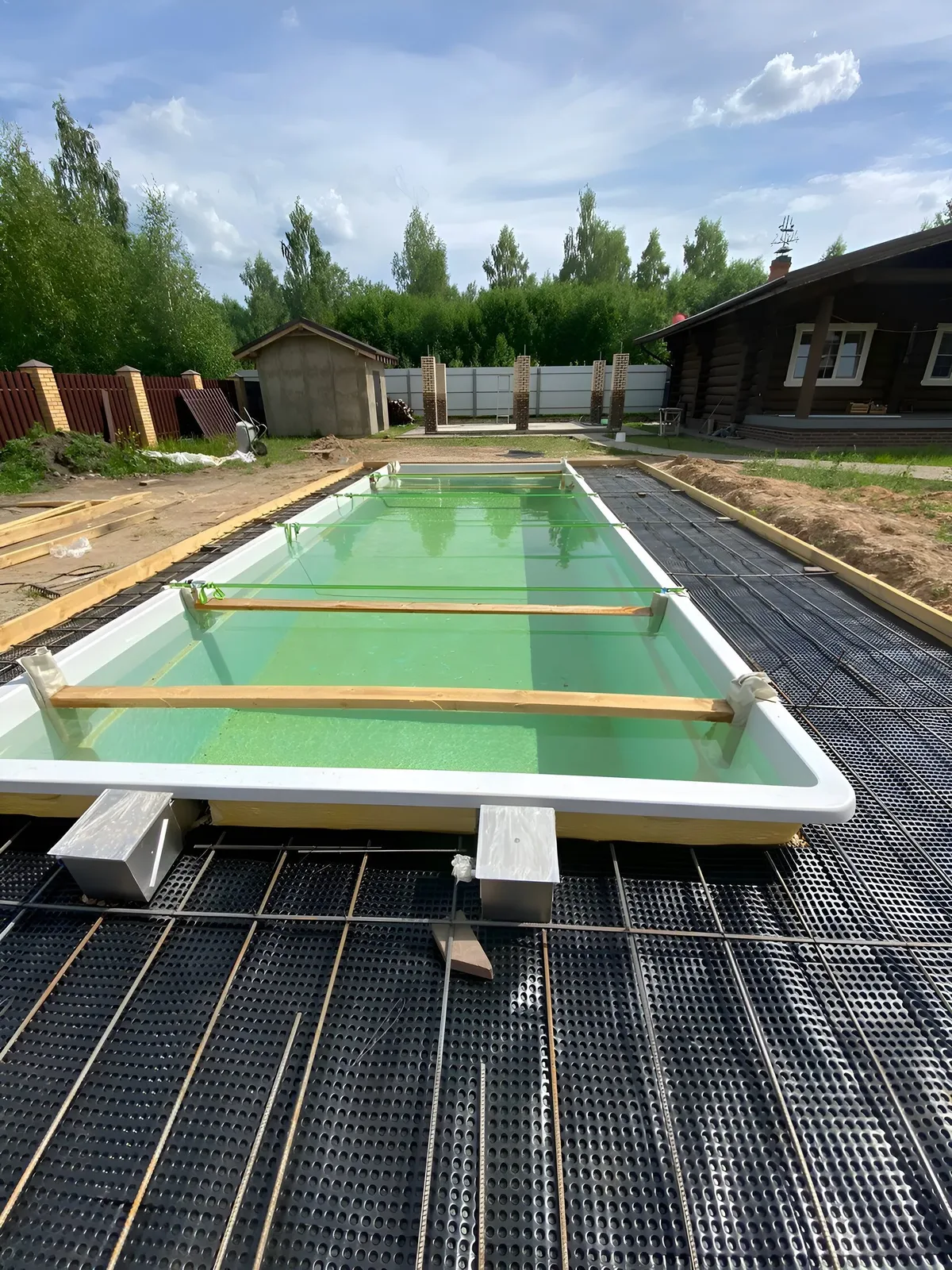 Laguna 9 — вечернее освещение в Ижевске